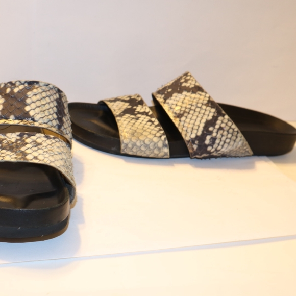 VinceOrion Python-Print Pool-Slide, Black/White - Picture 9 of 12